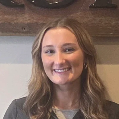Hollie Seaford smiling in scrubs